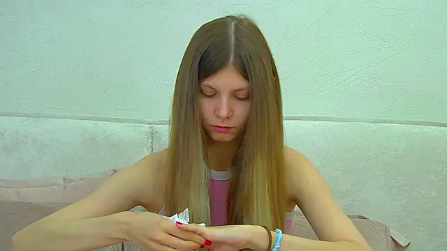 Snapshot of AudreyBarlov chatting on 4, 5, 2026 AudreyBarlov online show from 4, 5, 2026