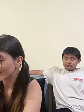 Snapshot of isarosee_oliversex chatting on 24, 4, 2026 isarosee oliversex online show from 24, 4, 2026