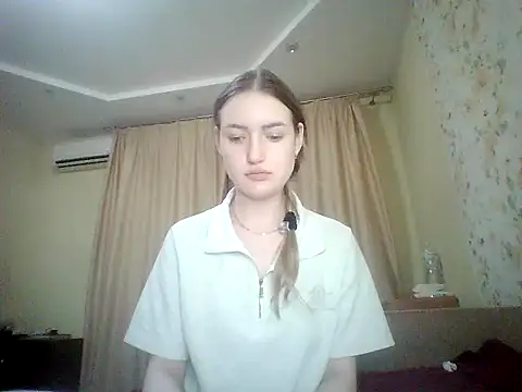 Snapshot of Lisanta chatting on 28, 7, 2026 Lisanta online show from 28, 7, 2026
