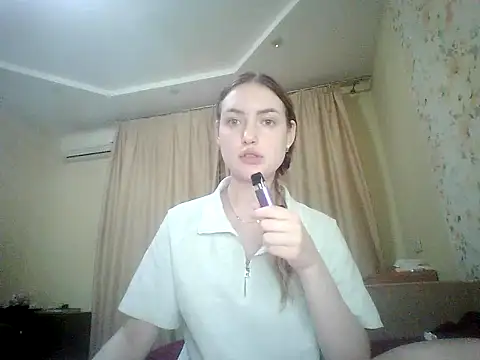 Snapshot of Lisanta chatting on 28, 7, 2026 Lisanta online show from 28, 7, 2026