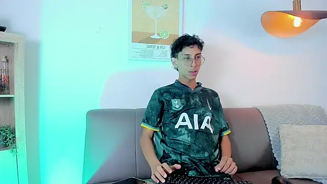 Snapshot of dax_blaze chatting on 3, 5, 2026 dax blaze online show from 3, 5, 2026