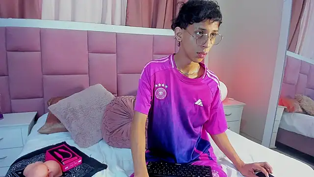 Snapshot of dax_blaze chatting on 3, 6, 2026 dax blaze online show from 3, 6, 2026