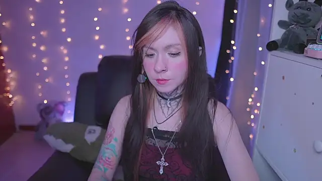 Snapshot of -VKatt chatting on 24, 4, 2026 -VKatt online show from 24, 4, 2026