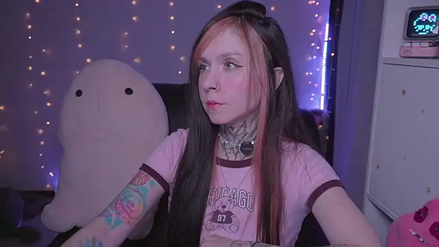 Snapshot of -VKatt chatting on 8, 6, 2026 -VKatt online show from 8, 6, 2026