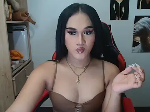 Snapshot of YourHot_Nica chatting on 27, 5, 2026 YourHot Nica online show from 27, 5, 2026