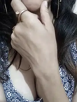 Snapshot of lovelyrosewifey chatting on 24, 4, 2026 lovelyrosewifey online show from 24, 4, 2026