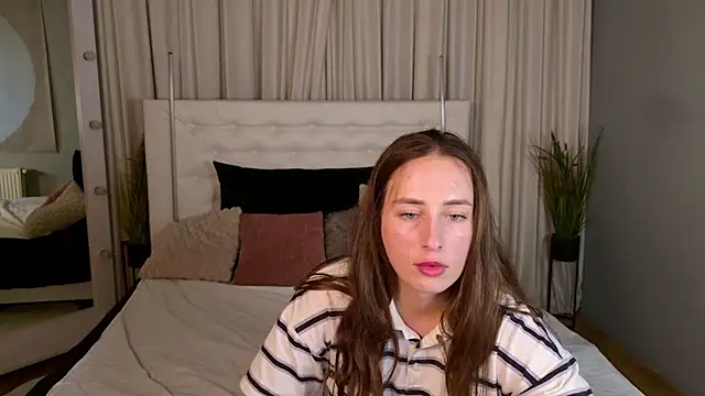 NadinnL online show from 6, 7, 2026
