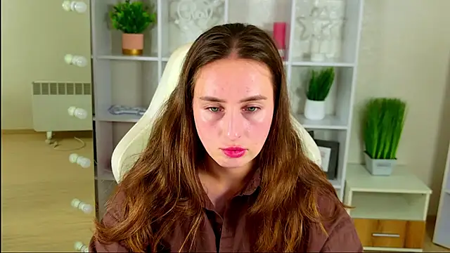 NadinnL online show from 14, 7, 2026