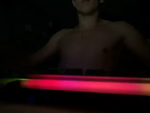 Snapshot of Elnene250 chatting on 21, 4, 2026 Elnene250 online show from 21, 4, 2026