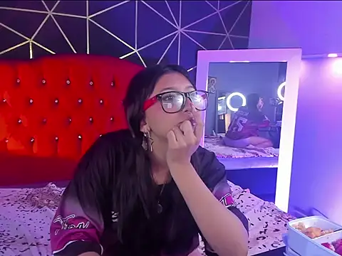 Snapshot of Selene_Rushe chatting on 21, 4, 2026 Selene Rushe online show from 21, 4, 2026