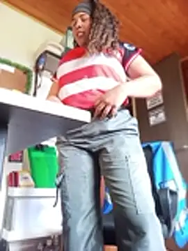 Snapshot of Ivon_C chatting on 27, 4, 2026 Ivon C online show from 27, 4, 2026