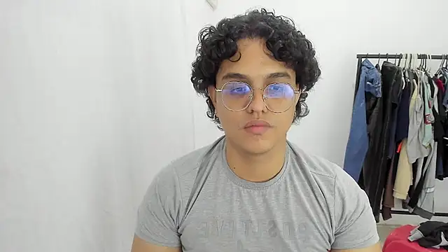 Snapshot of Donatello_versus chatting on 21, 4, 2026 Donatello versus online show from 21, 4, 2026