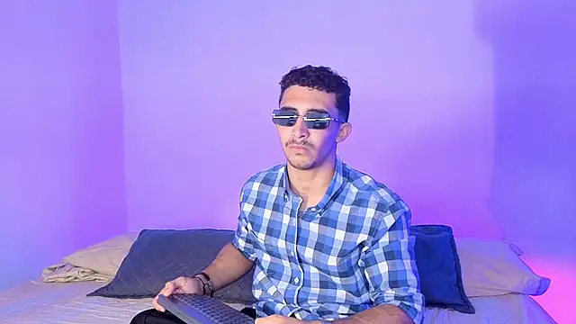 Snapshot of caius_bigcock1 chatting on 23, 7, 2026 caius bigcock1 online show from 23, 7, 2026