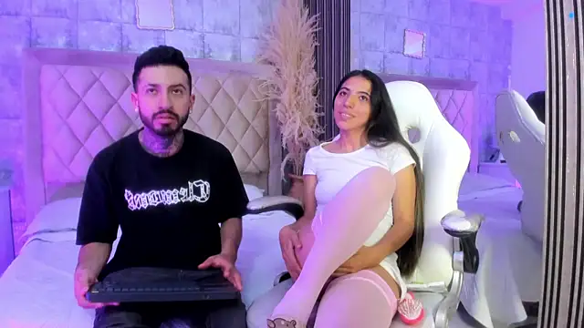 Snapshot of StevenAndLaura chatting on 6, 5, 2026 StevenAndLaura online show from 6, 5, 2026