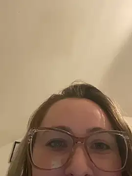 Snapshot of mamiiiiiiiiiiiiii chatting on 21, 4, 2026 mamiiiiiiiiiiiiii online show from 21, 4, 2026