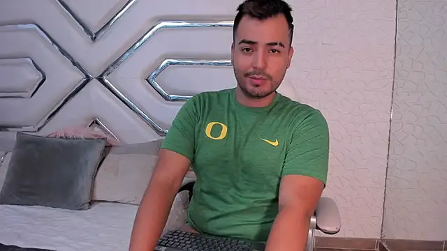 Snapshot of MaximoFerrer chatting on 30, 4, 2026 MaximoFerrer online show from 30, 4, 2026