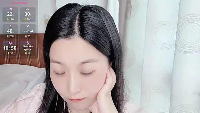 Snapshot of D-Misslu chatting on 24, 4, 2026 D-Misslu online show from 24, 4, 2026