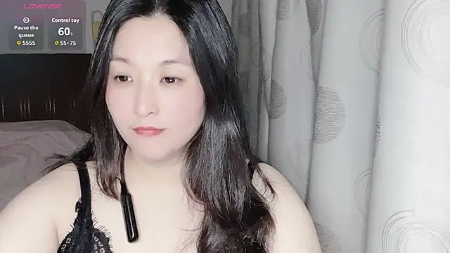 Snapshot of D-Misslu chatting on 25, 4, 2026 D-Misslu online show from 25, 4, 2026