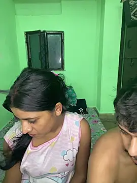 Snapshot of hot-couple-0 chatting on 28, 6, 2026 hot-couple-0 online show from 28, 6, 2026