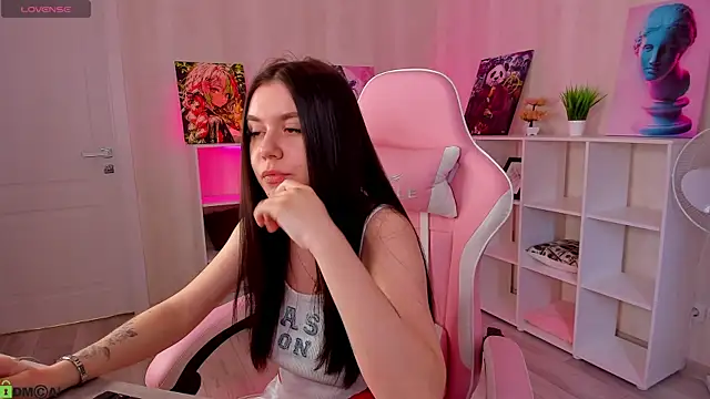 Snapshot of Sandra-Miragee chatting on 23, 4, 2026 Sandra-Miragee online show from 23, 4, 2026