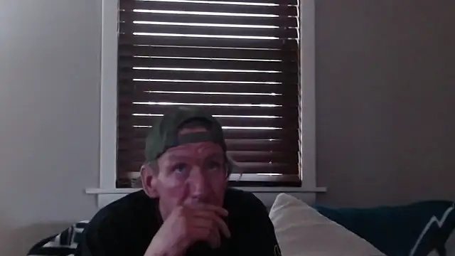 Snapshot of studlyhardwoodd chatting on 25, 4, 2026 studlyhardwoodd online show from 25, 4, 2026