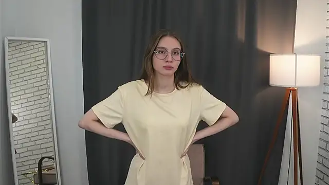 Snapshot of LoveEvinger chatting on 22, 4, 2026 LoveEvinger online show from 22, 4, 2026