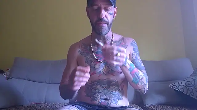 Snapshot of DuroHustler chatting on 10, 5, 2026 DuroHustler online show from 10, 5, 2026