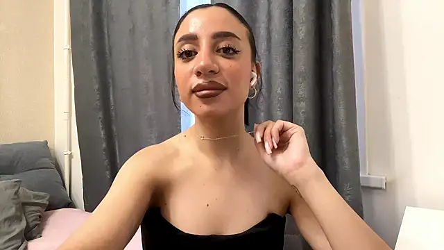 Snapshot of AngellaBarbini chatting on 27, 4, 2026 AngellaBarbini online show from 27, 4, 2026