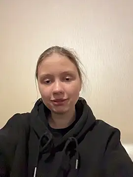 Snapshot of StaceyCross_ chatting on 21, 4, 2026 StaceyCross online show from 21, 4, 2026