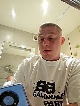 Snapshot of Petreliseev chatting on 21, 4, 2026 Petreliseev online show from 21, 4, 2026