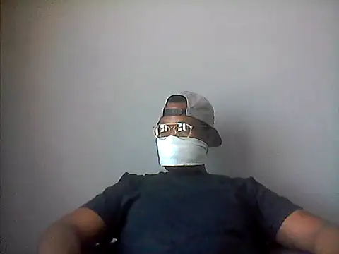 Snapshot of LunjeSA chatting on 12, 5, 2026 LunjeSA online show from 12, 5, 2026