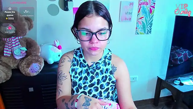 Snapshot of angelina_77 chatting on 26, 6, 2026 angelina 77 online show from 26, 6, 2026