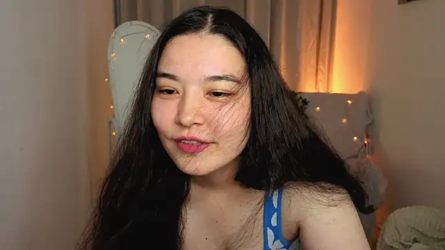 Snapshot of MomoRins chatting on 1, 7, 2026 MomoRins online show from 1, 7, 2026