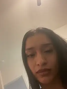 Snapshot of leenachanel chatting on 22, 4, 2026 leenachanel online show from 22, 4, 2026