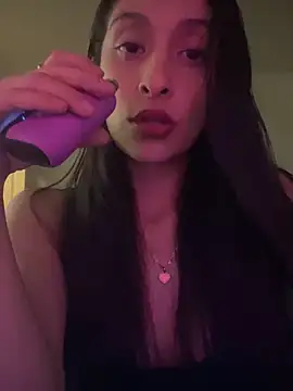 Snapshot of leenachanel chatting on 3, 6, 2026 leenachanel online show from 3, 6, 2026
