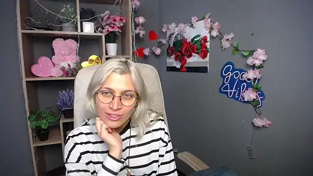 RubyDaviss online show from 27, 5, 2026