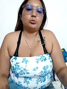 Snapshot of valeriaherre chatting on 21, 4, 2026 valeriaherre online show from 21, 4, 2026