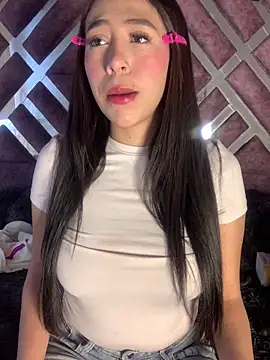 Snapshot of Ferrari_Pinkk chatting on 22, 4, 2026 Ferrari Pinkk online show from 22, 4, 2026