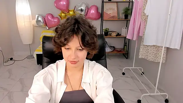 Snapshot of Sindel_Meby chatting on 22, 4, 2026 Sindel Meby online show from 22, 4, 2026