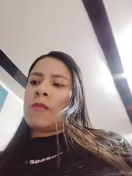 Nicol Alvarez1 online show from 10, 6, 2026