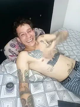 Snapshot of NoirBlom chatting on 24, 4, 2026 NoirBlom online show from 24, 4, 2026