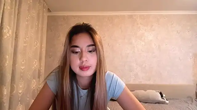 Snapshot of SofiTheTrophy chatting on 25, 4, 2026 SofiTheTrophy online show from 25, 4, 2026