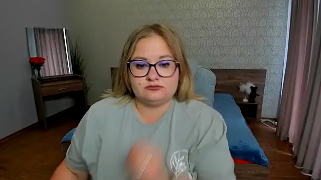 Snapshot of IrenRori chatting on 13, 7, 2026 IrenRori online show from 13, 7, 2026
