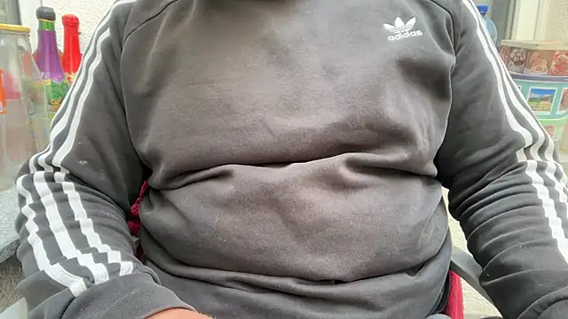 Snapshot of familycouple74 chatting on 23, 4, 2026 familycouple74 online show from 23, 4, 2026