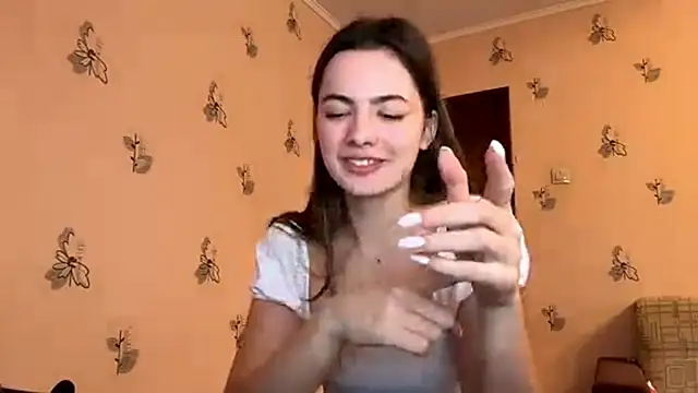 Snapshot of CharlenaFeoli chatting on 22, 4, 2026 CharlenaFeoli online show from 22, 4, 2026