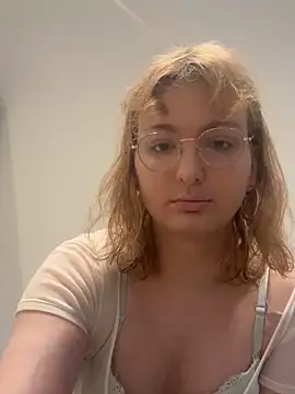 Snapshot of LilyFoot chatting on 25, 4, 2026 LilyFoot online show from 25, 4, 2026