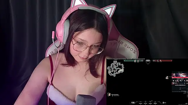 Snapshot of PinkiiAura chatting on 28, 4, 2026 PinkiiAura online show from 28, 4, 2026