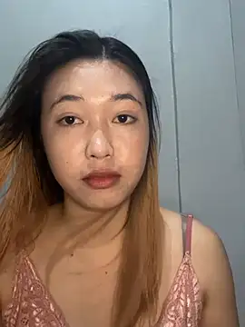 Snapshot of riiiii__ chatting on 23, 4, 2026 riiiii online show from 23, 4, 2026