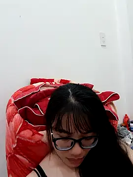 Snapshot of _Minaa_ chatting on 23, 4, 2026 Minaa online show from 23, 4, 2026