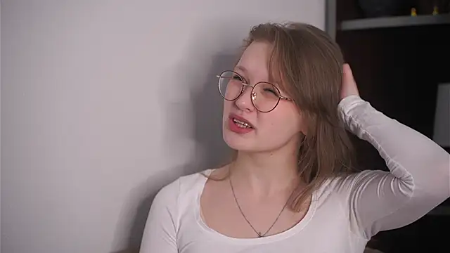 Snapshot of MarisaPuent chatting on 25, 4, 2026 MarisaPuent online show from 25, 4, 2026